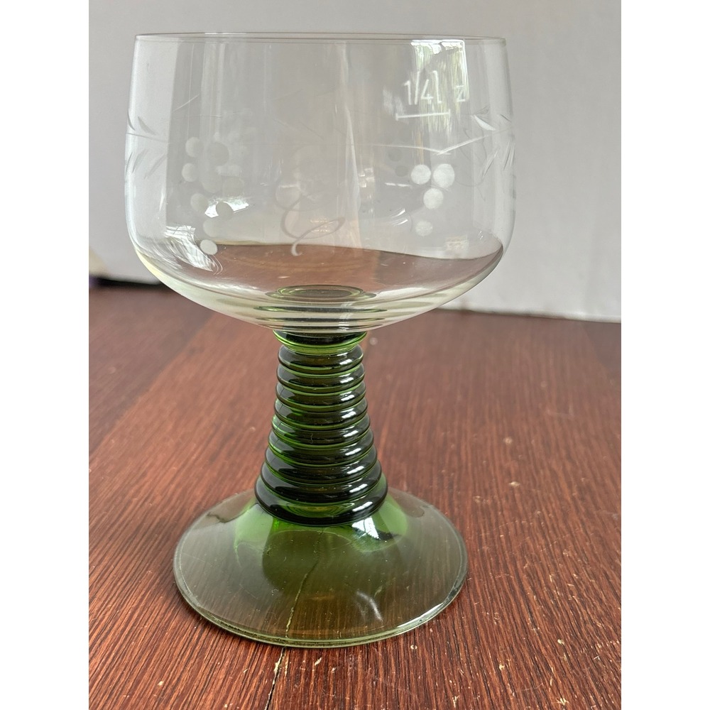 VTG German Roemer Wine Glass Green Beehive Stem Etched Grapes 1/4L Rhine 5.25"